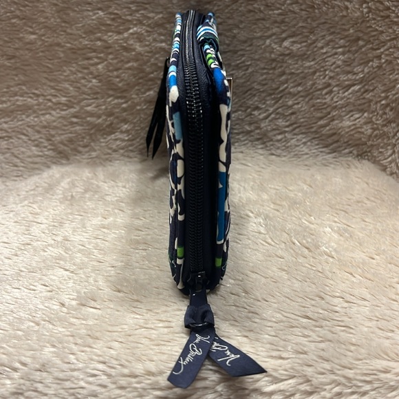 VERA BRADLEY - Picture 2 of 7